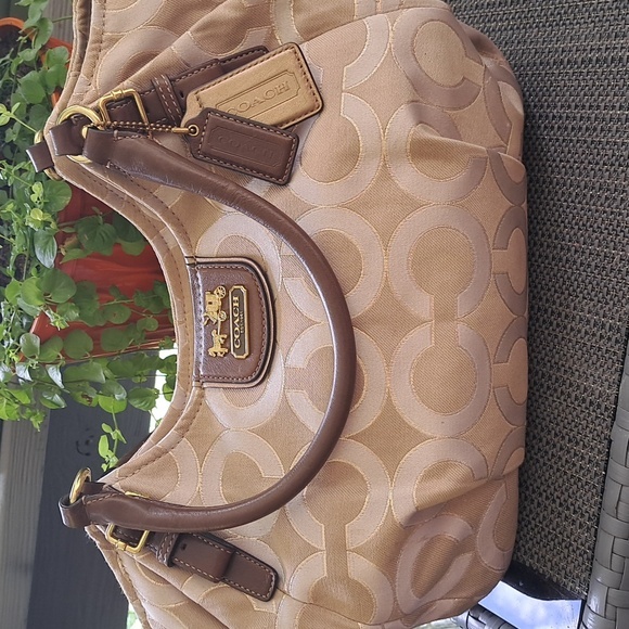 COACH CARRIAGE COLLECTION Cream Satin SIGNATURE SHOULDER EC - Picture 3 of 14